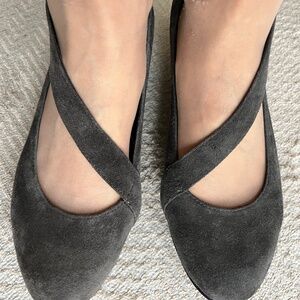 Charcoal gray suede Cordani dress shoes size 37